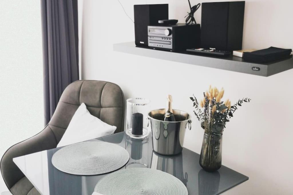 Hh 03 By Rockchair - Superhost Status - Modernes Apartment Mit Sonnigem Balkon & Premium Boxspringbetten In Winterhude - Hamburg Top Geheimtipp Exteriér fotografie